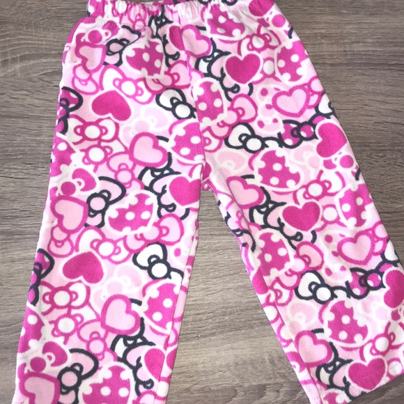 Hello Kitty pink pajamas - Picture 2 of 3